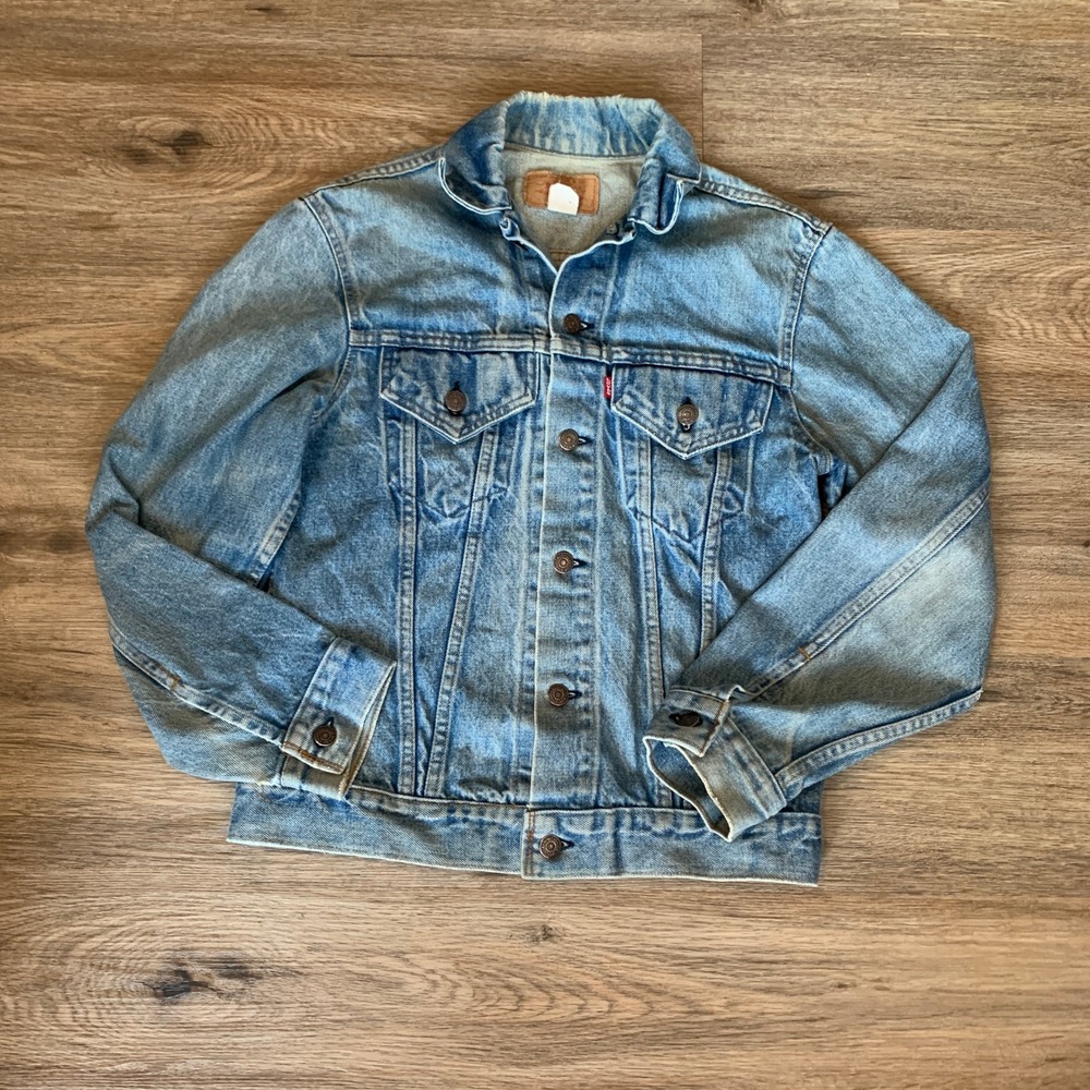 Vintage Levis 70505 0213 Denim Trucker Jacket Made in USA Light Wash Mens 38